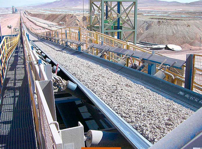 膠州皮帶輸送機輸送砂石