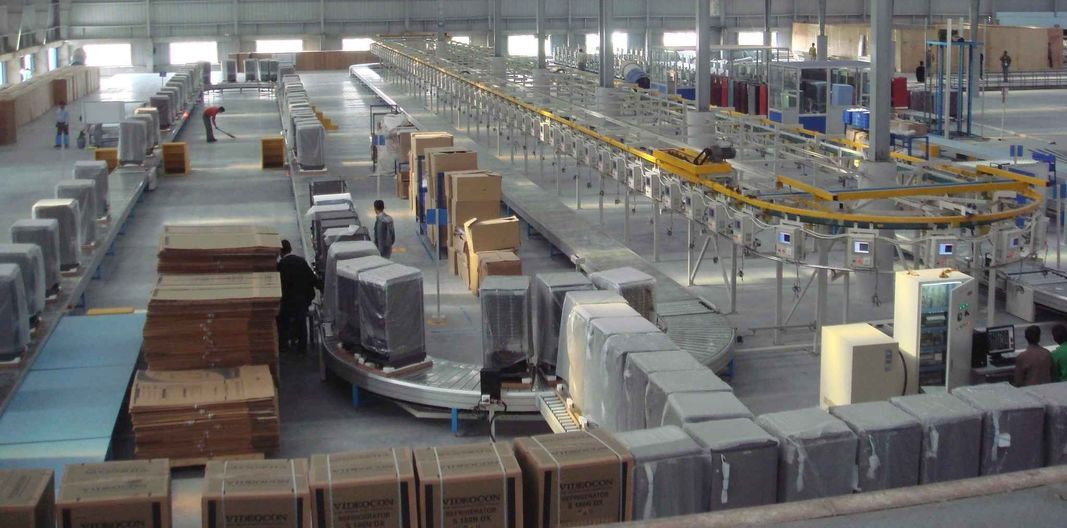 家電生產(chǎn)中的鏈板輸送機(jī).jpg 家電生產(chǎn)中的鏈板輸送機(jī).jpg