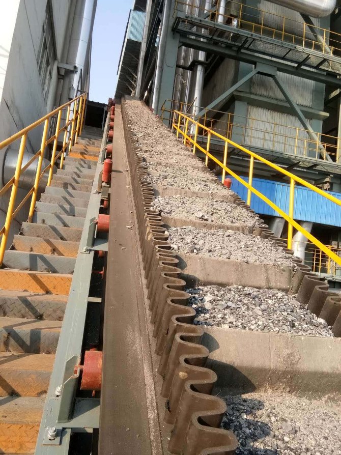 TD75型山西膠帶輸送機(jī).jpg TD75型山西膠帶輸送機(jī).jpg